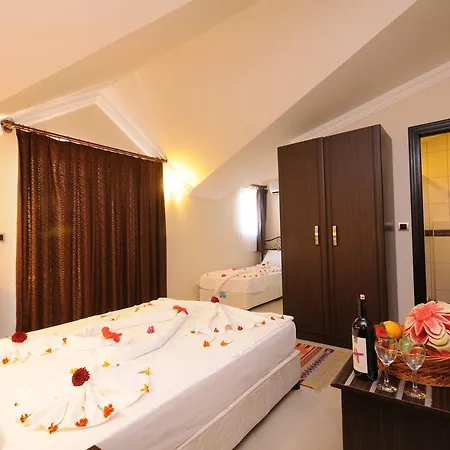 Hotel Calbis 3*